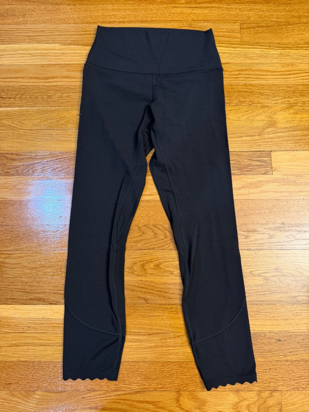 Lululemon Align Scalloped Hem High-Rise Pant 25" Black - Size 6 *Seam Flaw*